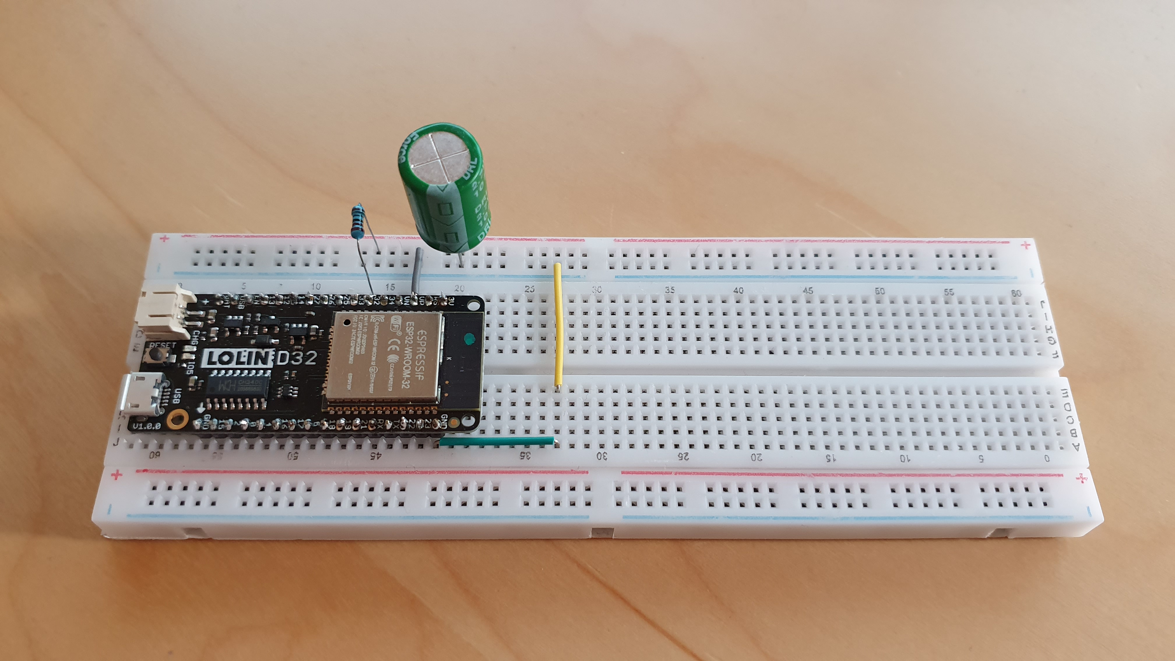 Capacitance meter using ESP32 and a resisitor